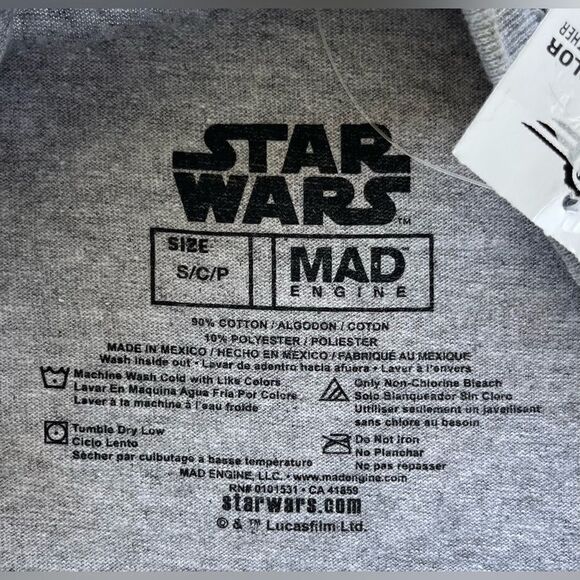 NWT  STAR WARS THE Mandalorian Gray Graphic TMAD ENGINE Size Small UNISEX - Picture 4 of 4